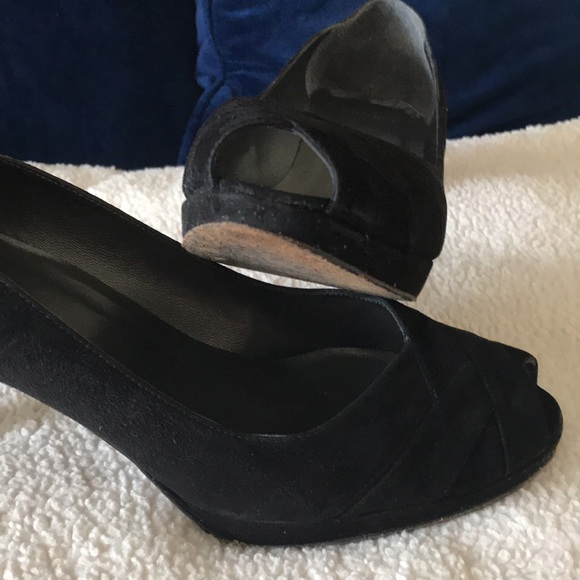 Stuart Weitzman suede, open toes shoes. - Picture 6 of 7